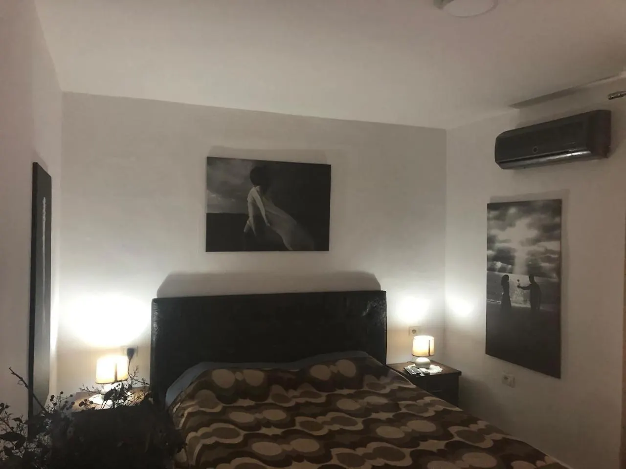 Relax & Chill Inn, In Center Of Tiran 0*,